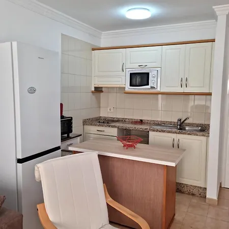 Sami Vista Al Mar Y Piscina Apartment *